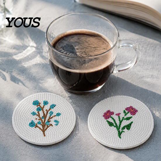 Faux Diamond Art Crafts Coasters Kit, 8 Christmas Round DIY Kit Craft Activities for Family with Holder, Wooden Heat Insulation Pads Drinks