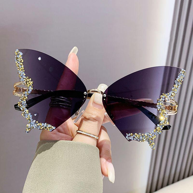 New Fashion Butterfly Diamond Sunglasses Women Brand Vintage Rimless Oversized Sun Glasses Ladies Eyewear Sunglass With Box