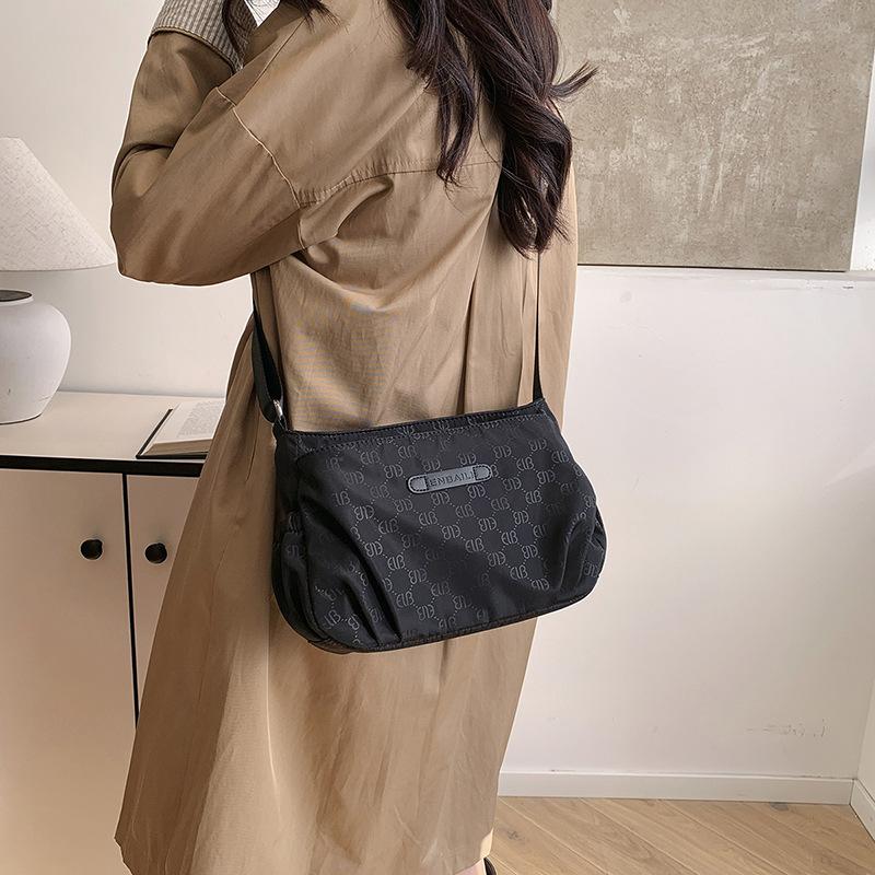 2025 new small bag women's bag fashionable and versatile women's Oxford cloth lightweight shell bag shoulder messenger bag