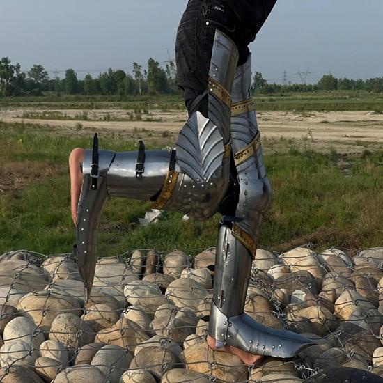 Gothic German Armor Leg Set 18g Mild Steel LARP Cosplay Halloween Costume Leg Armor Set With Steel Shoes Best Gift