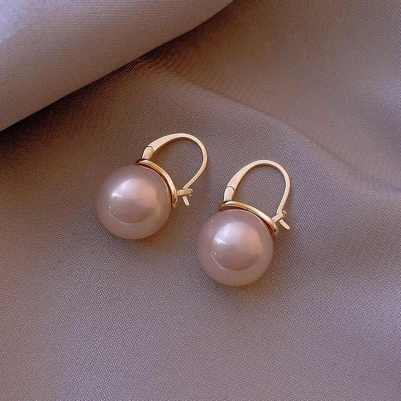 

1 Pair Fashionable Simple Pearl Earrings Women s Retro Versatile Accessories Suitable For Daily Wear French Pearl Ear Clips