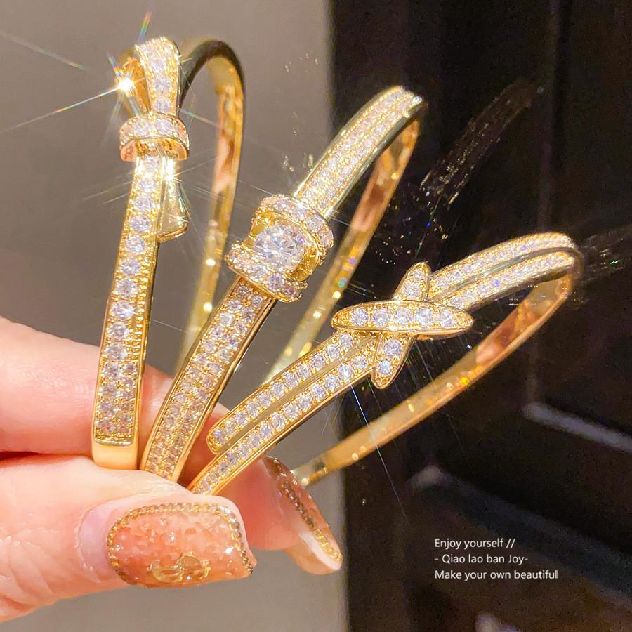 18k Gold Plated Zircon Butterfly Bracelet With Elegant Design For Fashion Enthusiasts