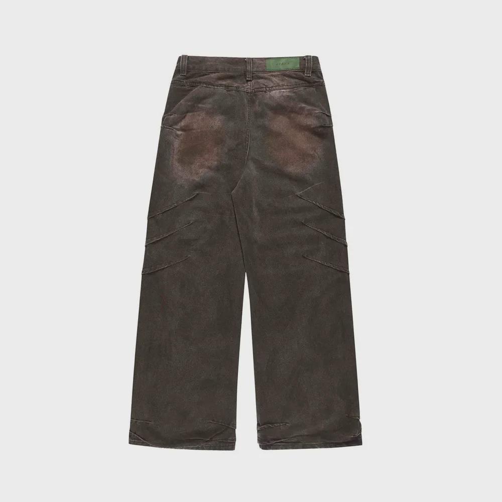 Wasteland Distressed Jeans für Herren im Streetstyle – trendige, plissierte, lockere Hose mit weitem Bein.