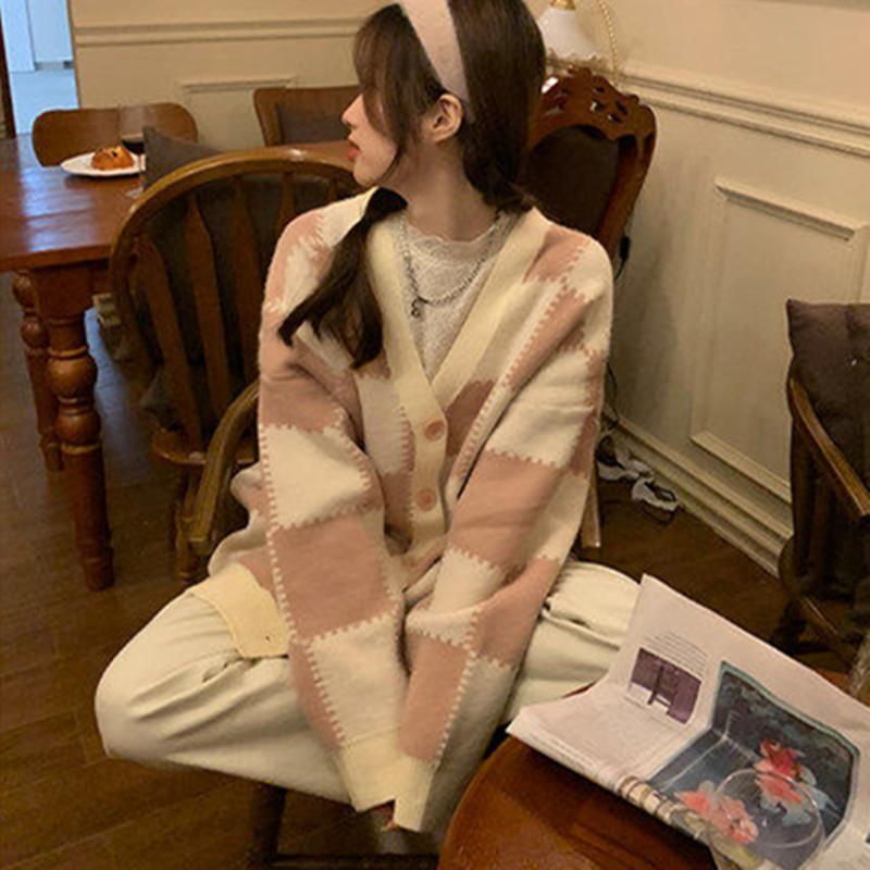 Fashion V-neck Plaid Women Cardigan Sweaters Loose Korean Fashion Checkerboard Casual Jackets Autumn Long Sleeved Elegant Knitted Sweaters Coats