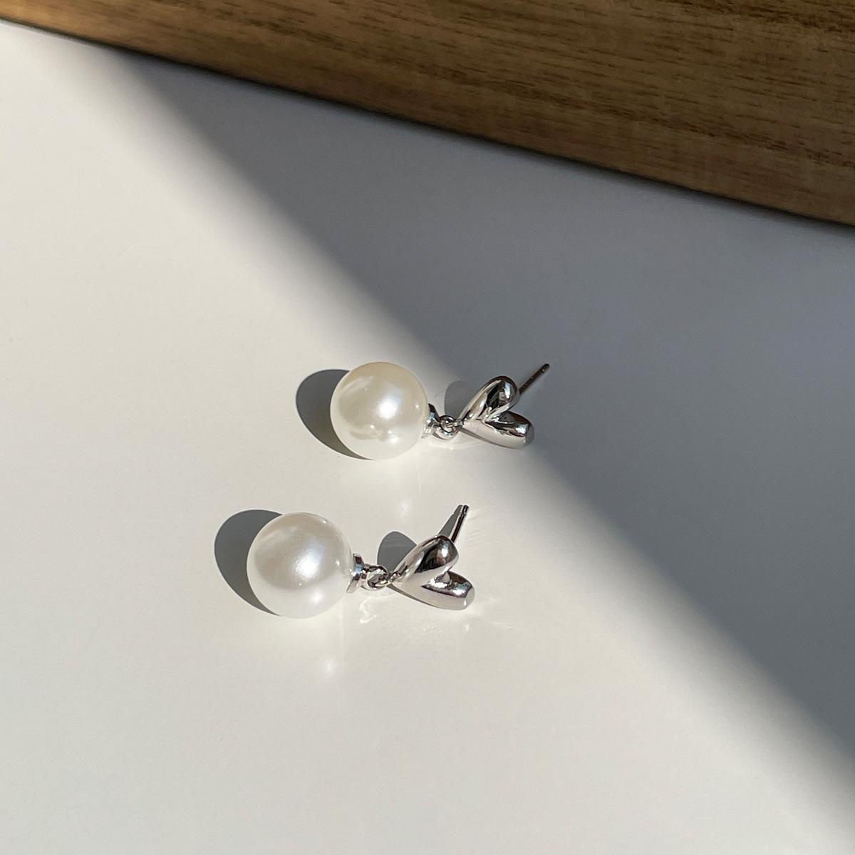 

Серьги-гвоздики с французским ретро-жемчугом, нежный темперамент, развитое чувство, легкая роскошь, серебряные серьги-иглы для любви, серьги в честь китайского Нового года. 925 silver needle