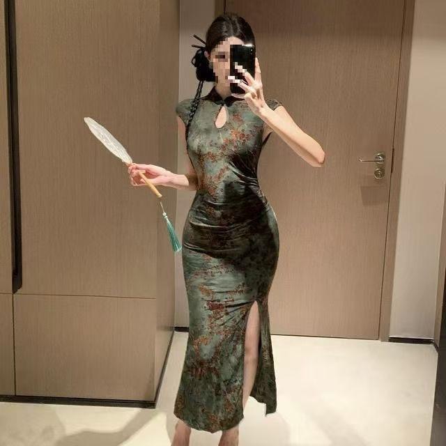 New Chinese Retro Printing Improved Cheongsam Dress, High Sense, Stepmother Style, Hip-wrapped Long Skirt Temperament