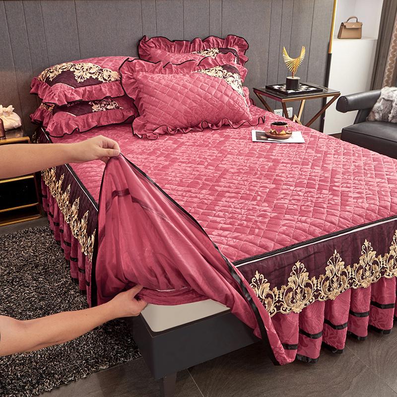 Thickened quilted bed skirt and fitted sheet two-in-one new style removable and washable winter velvet bedspread non-slip mattress protector