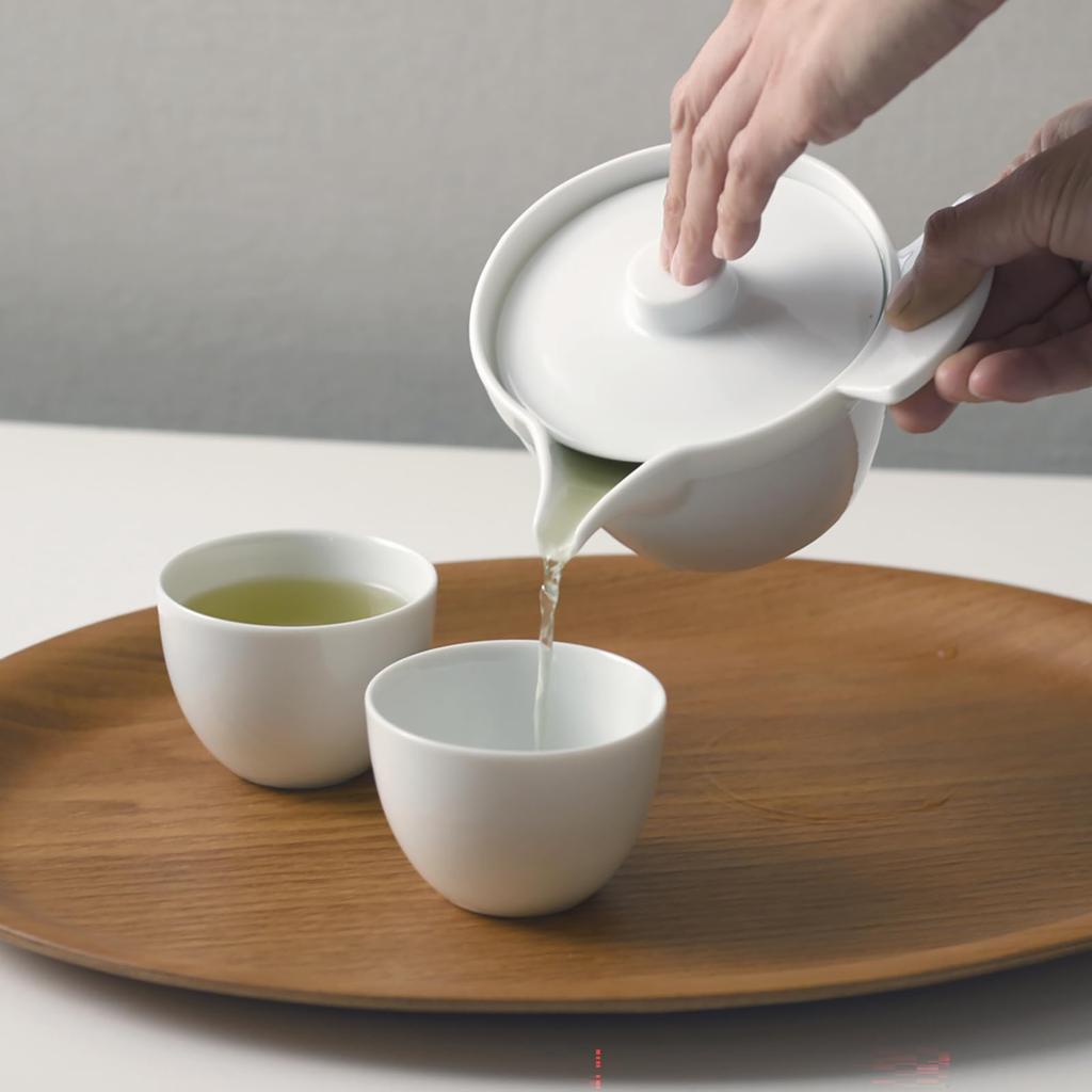 Yamaka Shoten POTTERY Suzume Easy to drains and pours Teapot with stainless steel 390ml Stylish porcelain A great gift for Respect for the Aged and