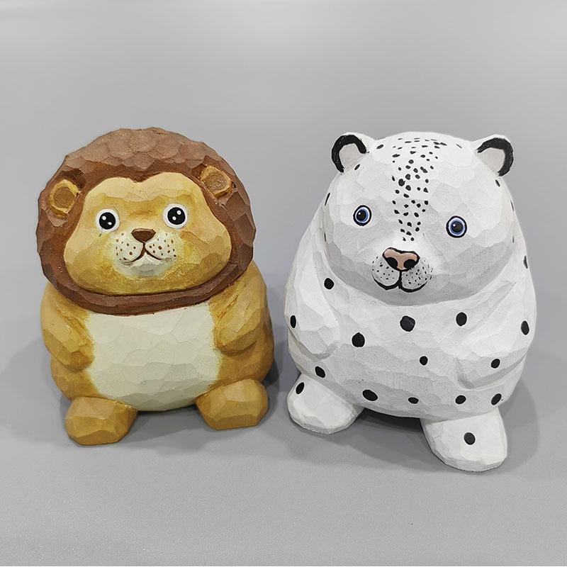 Handmade Solid Wood Carving Ornaments: Lion, Giraffe, Snow Leopard - Desktop Decoration