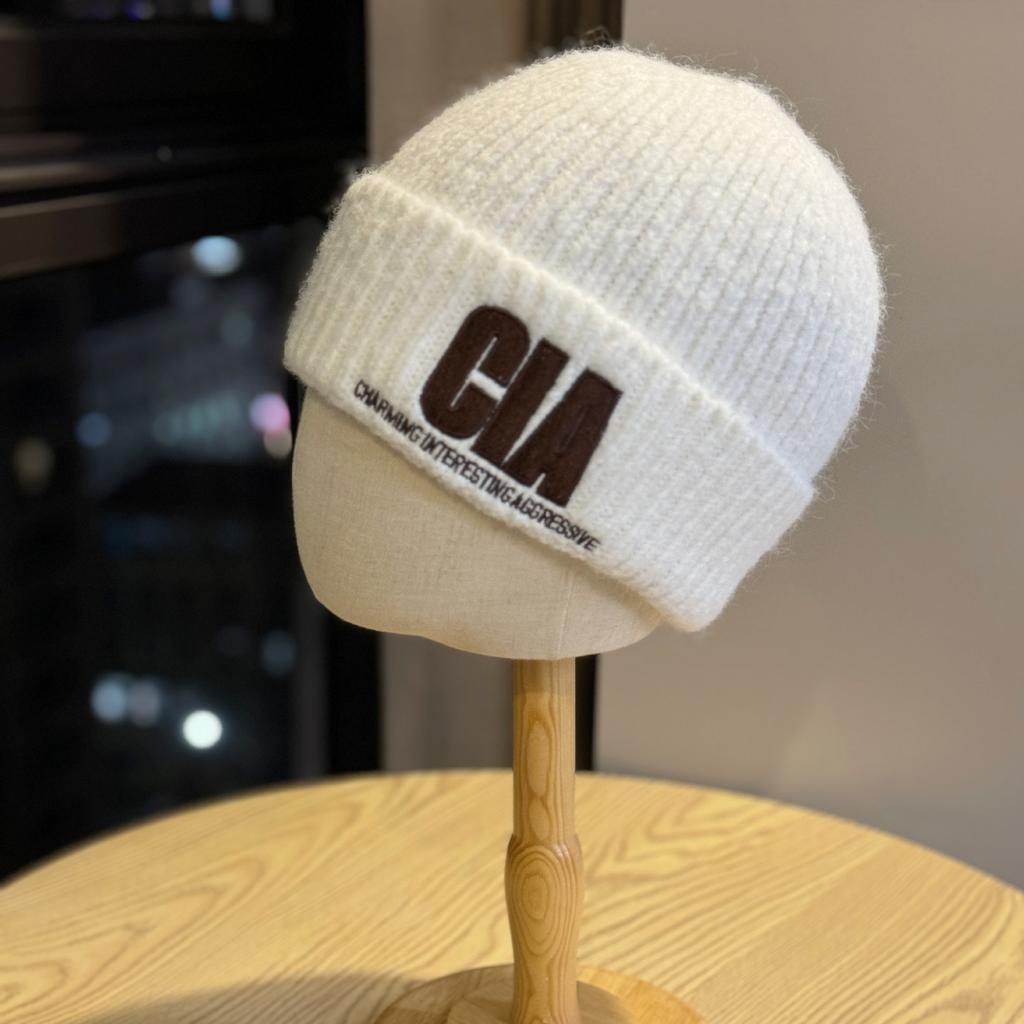 Korean Style Letter Embroidery Warm Woolen Hat for Women Winter Casual All Match Knitted Hat Showing Face Small Ear Protection Cold Hat Trendy