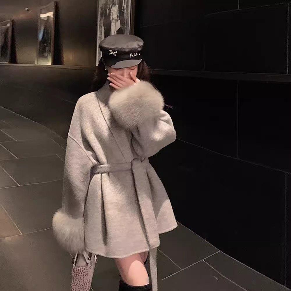 Hepburn Style Wool Coat with Lace-Up Fur Sleeves for Women - Slim Fit for Autumn/Winter