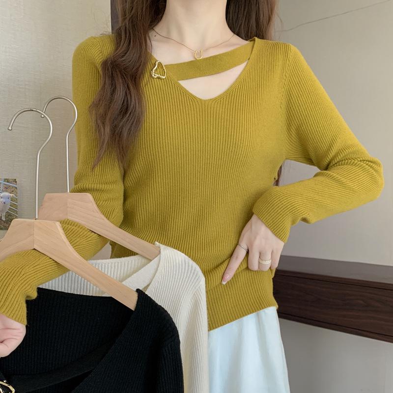 2026 Fall/Winter Women's Knit Sweater with Hollow Neck Design