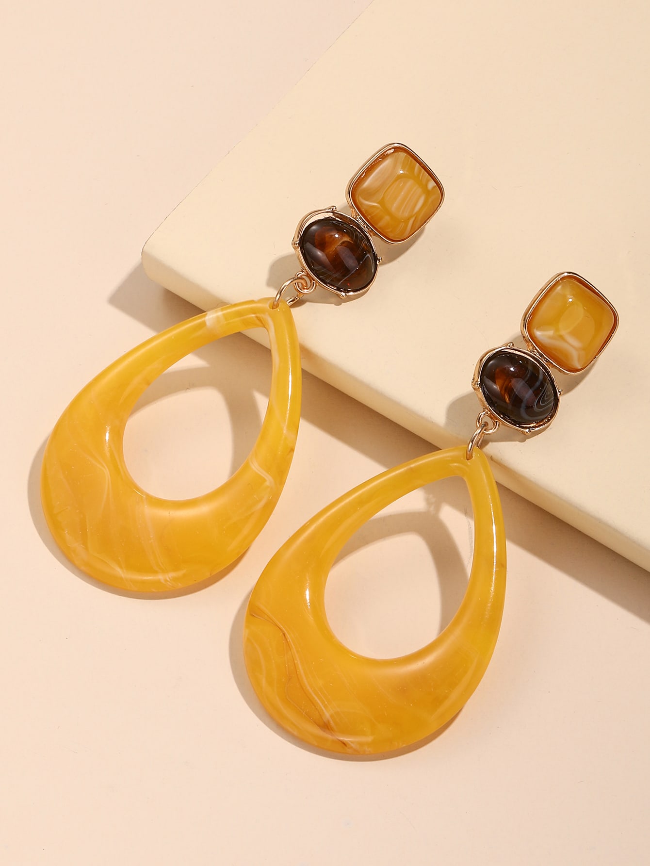 

Модные серьги-подвески для женщин жёлтый