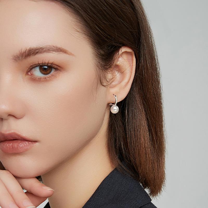 D Letter Pearl Ear Buckle Earrings Women's French Retro Niche Design Spring and Summer Earrings