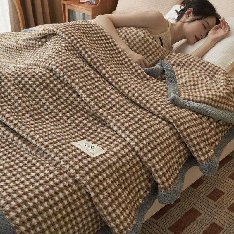 New Type of Printed Style Blanket, Bean Down Multifunctional Dormitory Nap Blanket