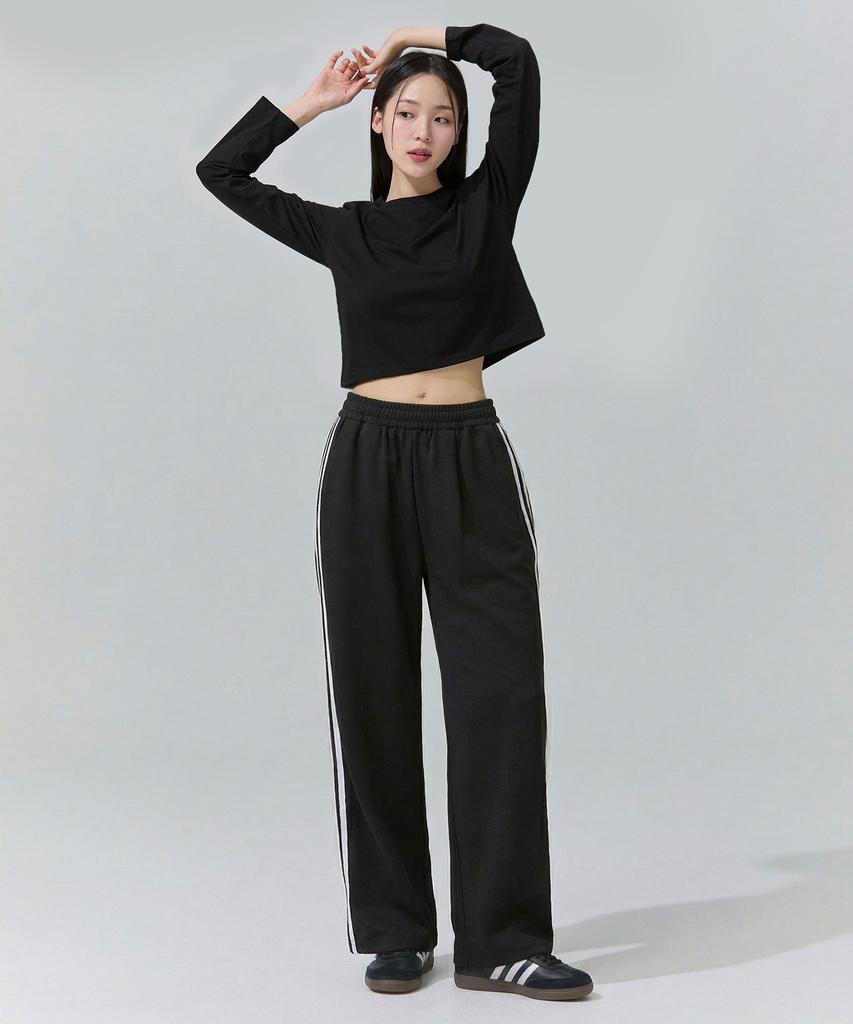 Beullaegmonseuteopis Lee Sun Wide Training Pants (Black) / Bm260226