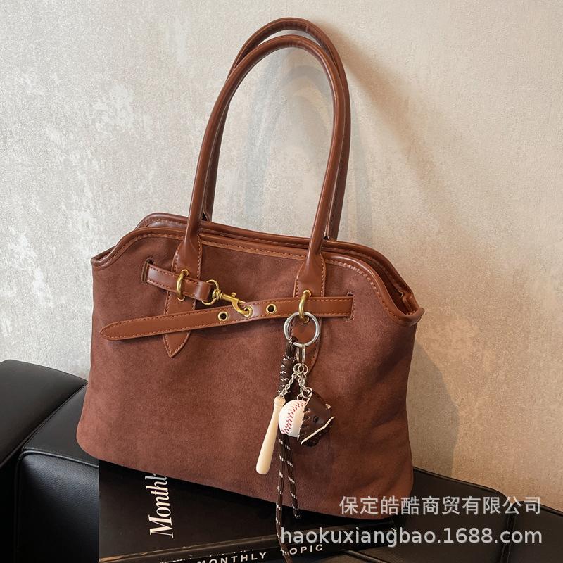 Large Capacity Bag Women's 2025 New Fashion High Sense Retro Shoulder Bag Autumn and Winter Commuter Tote Bag