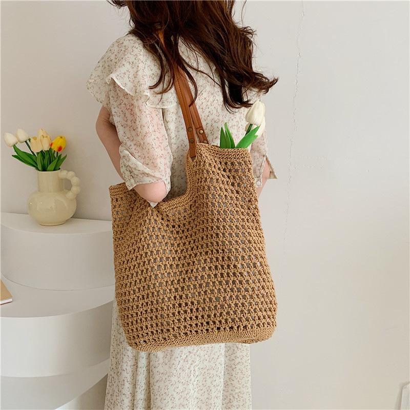 Spring and Summer New Woven Shoulder Bag Niche Design Fashionable Versatile Large-capacity Tote Bag Commuter Portable Bag