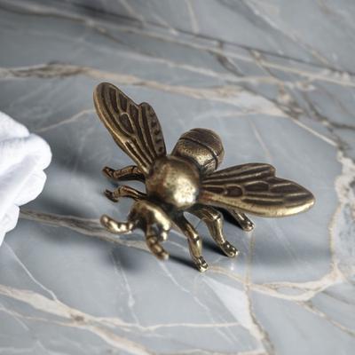 Yousheng Brass Bee Figurine Tea Pet Solid Metal Bee Figure Model Statue Sculpture Toy Desktop Decoration Ornament Festival Collectible Gift