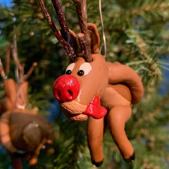 Christmas Pendant Shit Reindeer Decoration Christmas Theme Pattern Design Resin Pendant Home Party Holiday Decor DIY Gift
