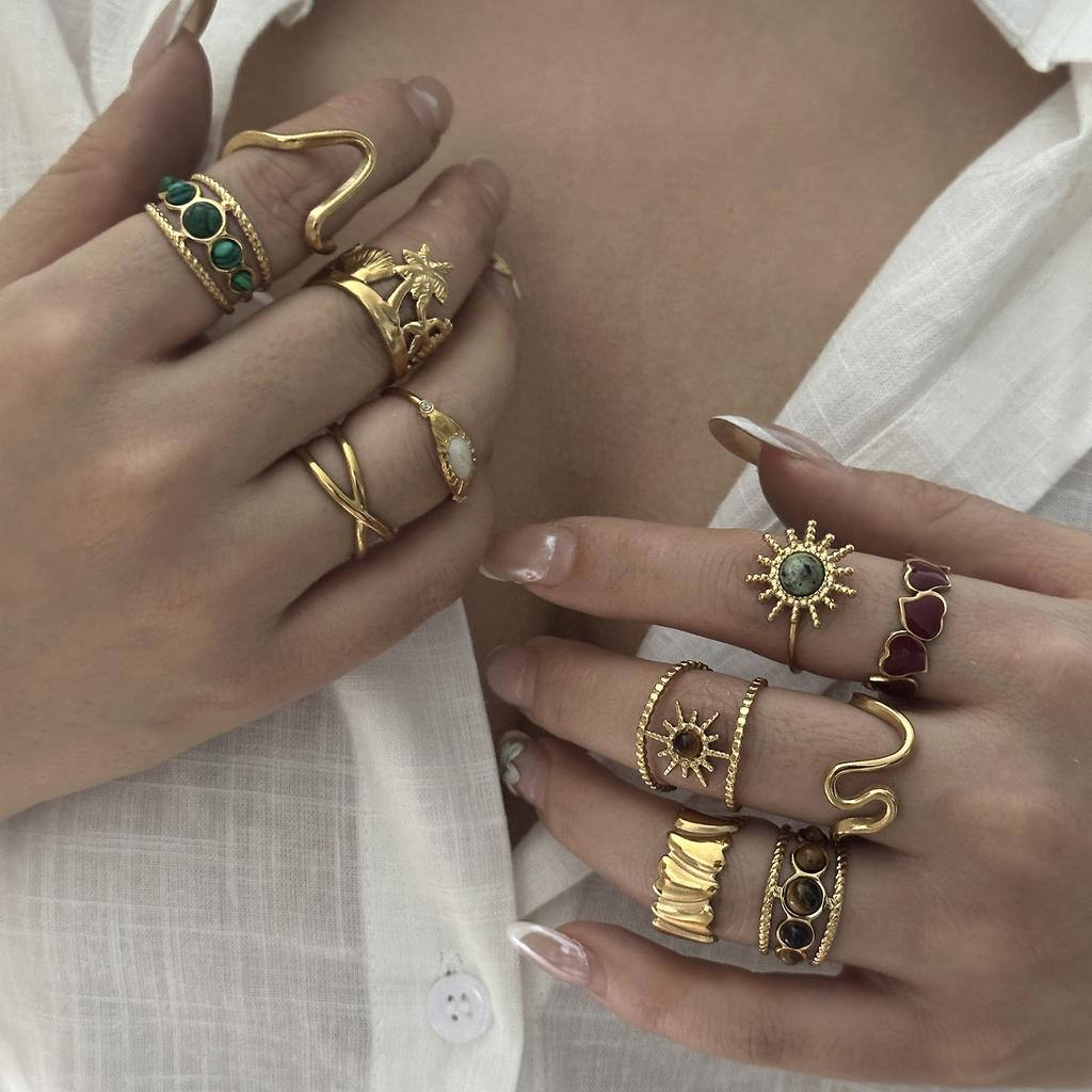 French Vintage Gold Aesthetic Ring for Women Waterproof Stainless Steel Old Money Antique Sunburst Stacking Jewelry