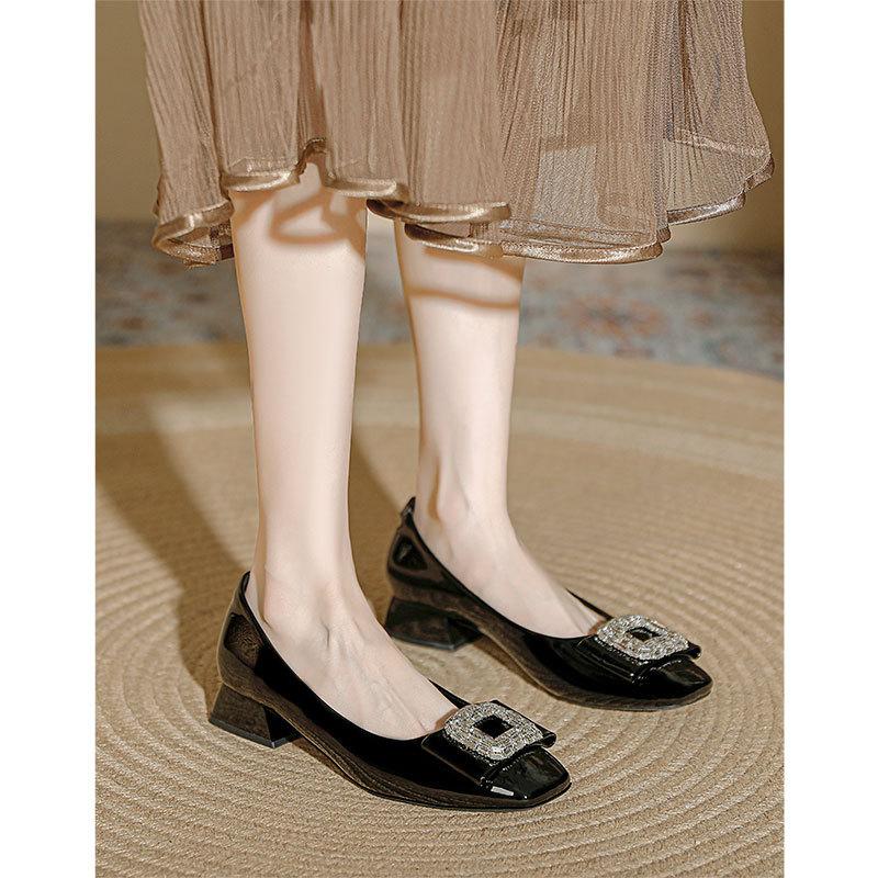 French high heels women's 2025 spring new rhinestone medium heel patent leather red wedding shoes square head shallow mouth low heel single shoes