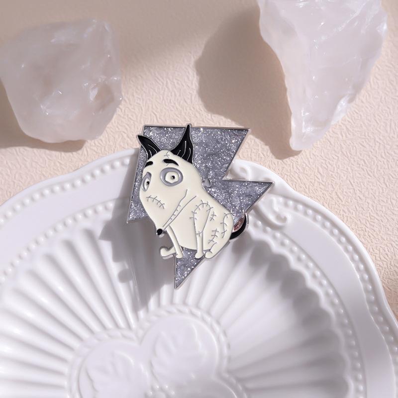 Shaped Animal Fun Injured Puppy Metal Badge For Backpack Decoration And Personal Style