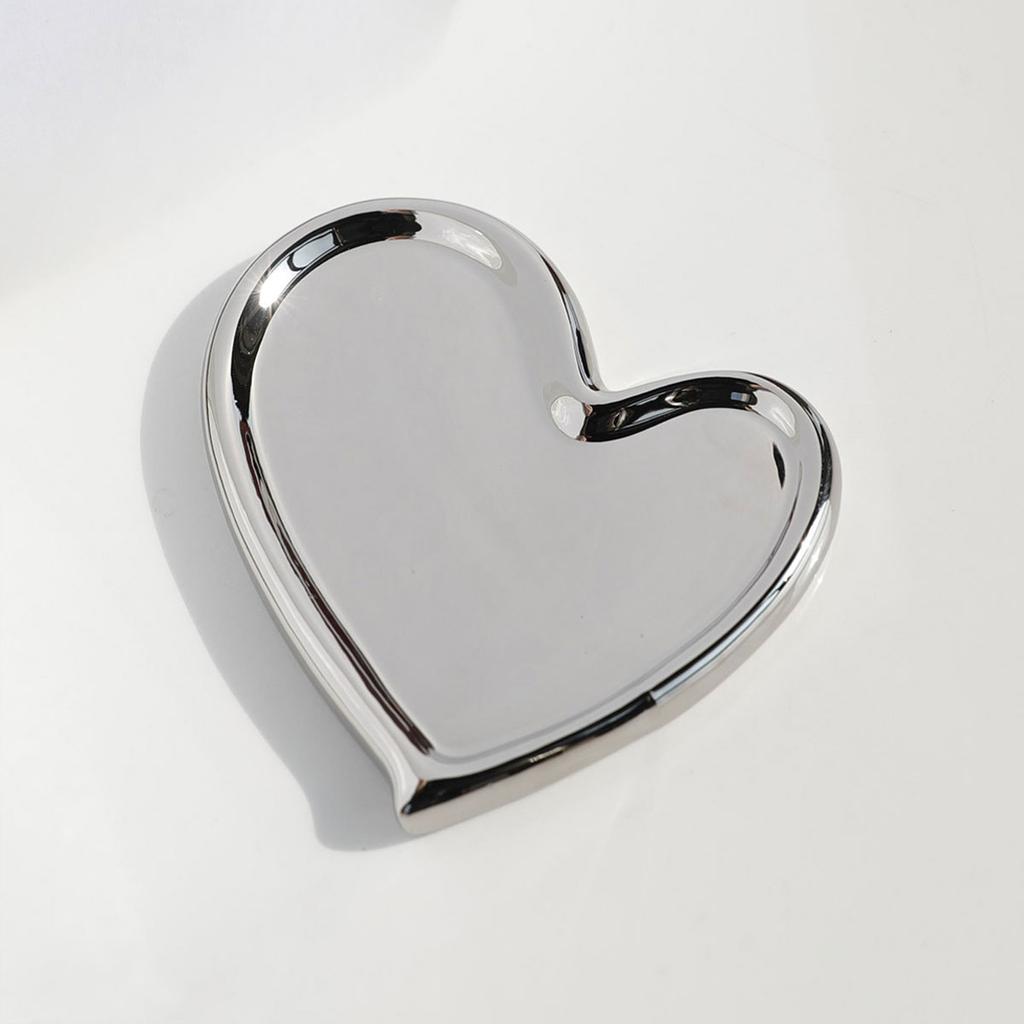 Fashionable Sturdy Ceramic Heart Shaped Jewelry Storage Tray Versatile Desk Organizers for Cosmetics and Accessories