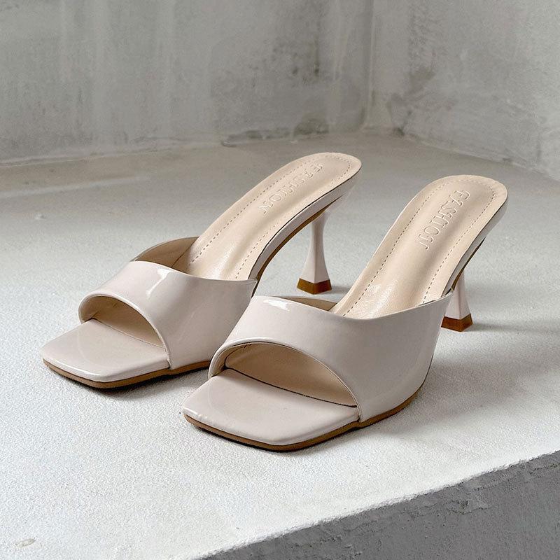 Skinny feet white nude high heels women's 2025 summer new retro square head thin heel sandals one-word cool slippers