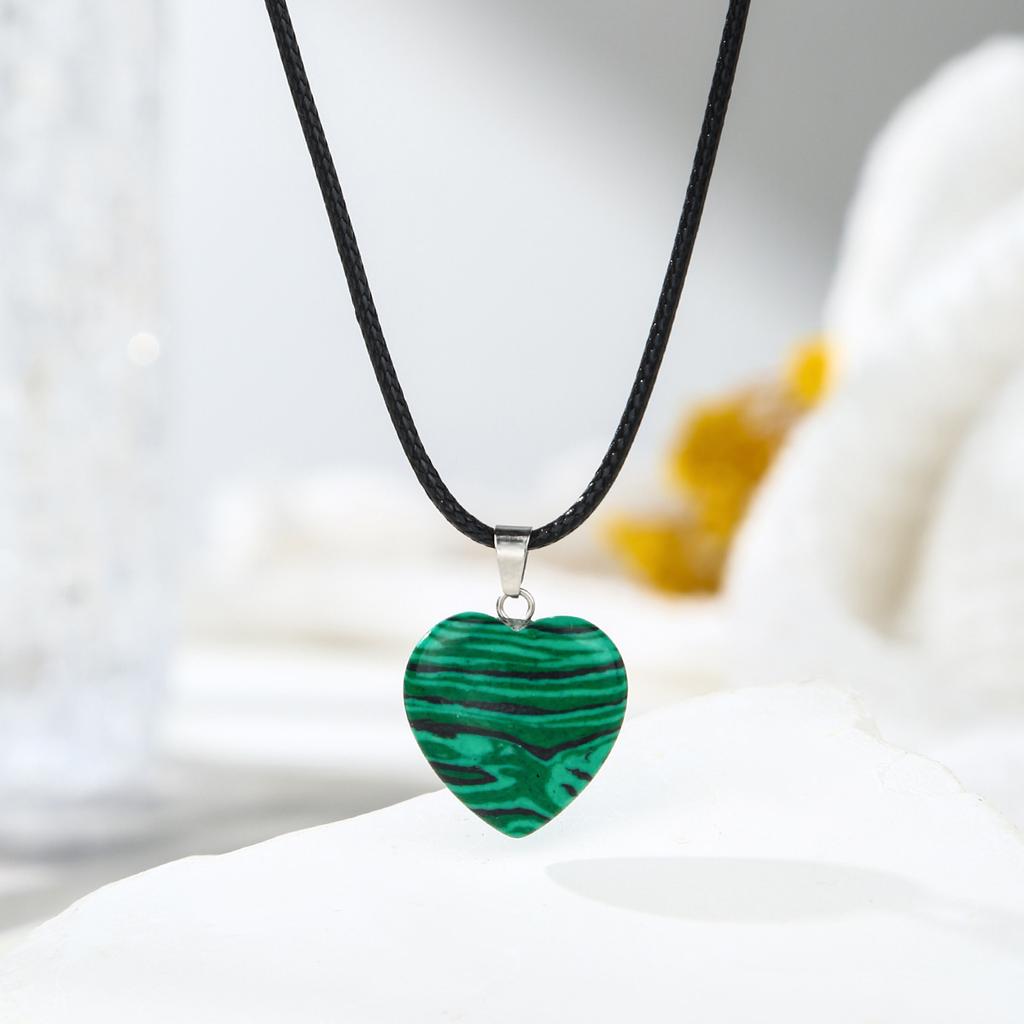 Natural crystal peach heart pendant, Dongling, tiger eye stone, three-dimensional heart-shaped pendant, accessories