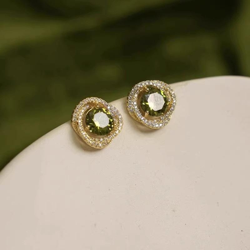 2026 New French Retro Elegant Earrings, Elegant High-end Sparkling Banquet Olive Green Geometric Design Accessories