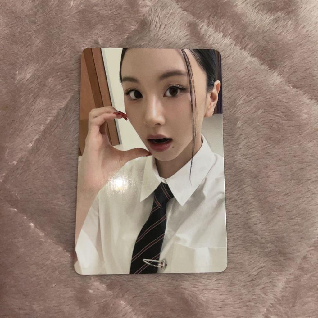 [USED] TWICE Chaeyoung THIS IS FOR YIZHIYU Lakidro