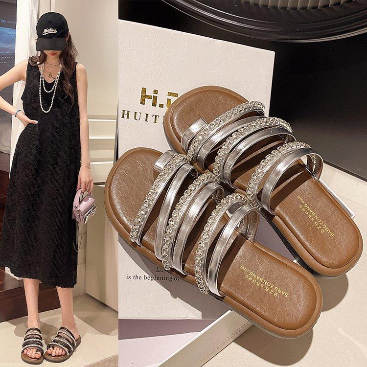 Korean version of the toe cool slippers women's 2025 summer new wear fashion flat-bottomed fairy wind summer beach sandals