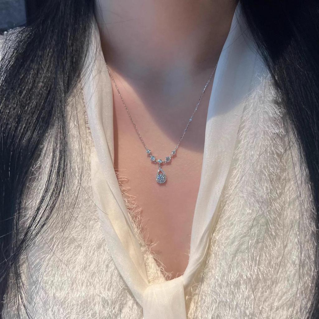 Mermaid's Tears Water Drop Necklace: Gold-Plated, Rhinestone-Inlaid Clavicle Chain for Women