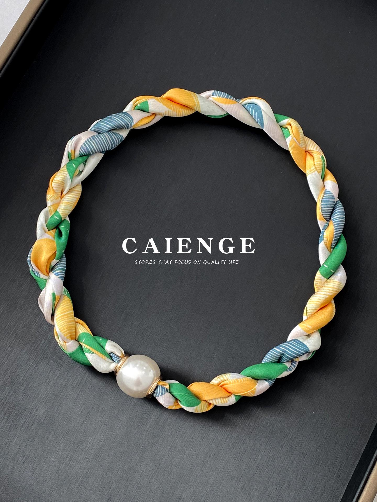 

Комплект жемчужное ожерелье и шелковый шарф: Магнитная застежка для женского осенне-зимнего наряда