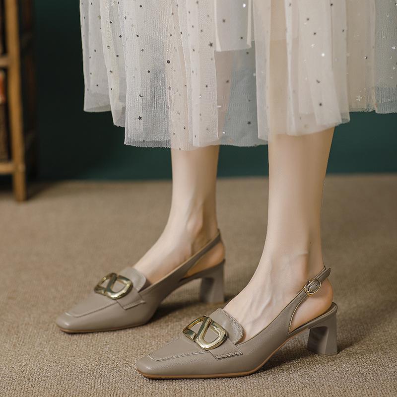 

Квадратный носок, высокий каблук, темпераментный толстый каблук, одинарные туфли, новая кожаная сумка, открытые сандалии 40 хаки