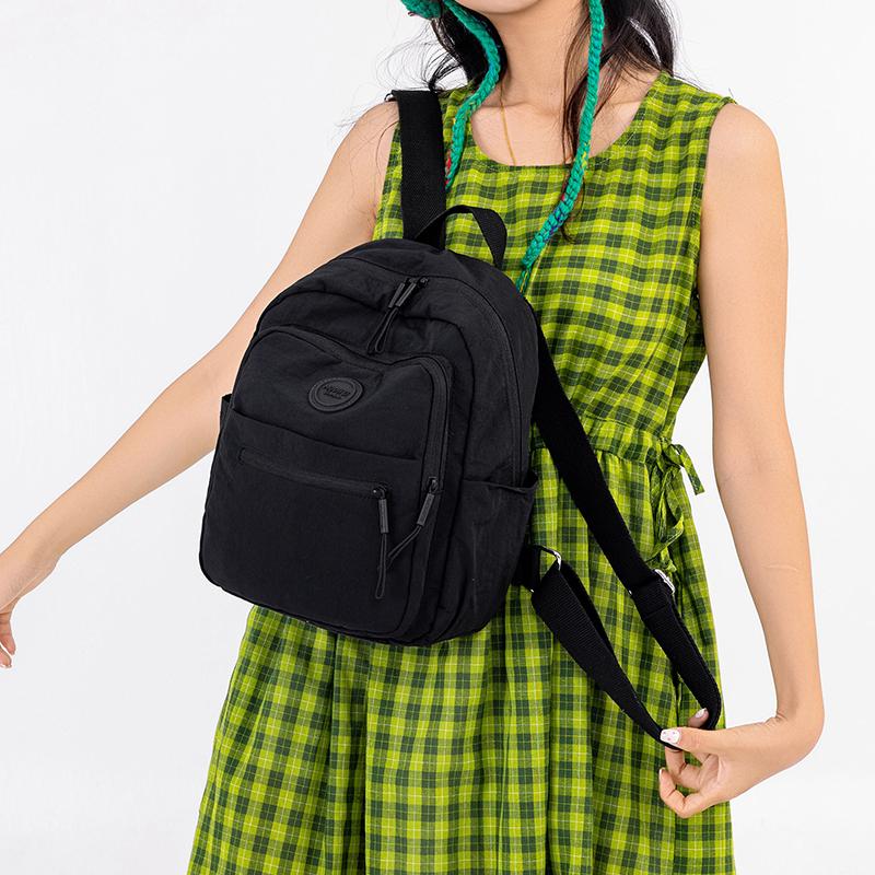 Zaino in nylon da donna ad alta capacità, zaino leggero da viaggio