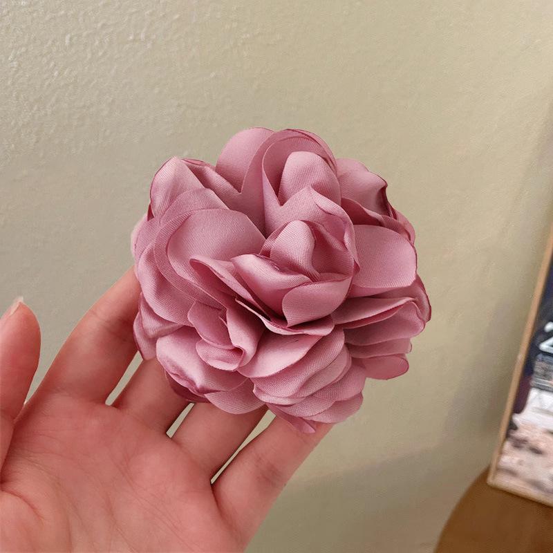 Große Farbverlauf Seidenrose Haarspange - 3D Blumendesign für Frauen, Perfekt für Fotos am Meer