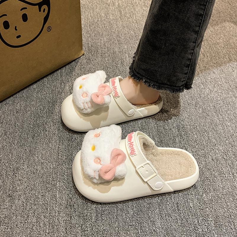 Stepping on shit non-slip versatile cotton slippers 2025 winter cute girl heart cute Hello Kitty flat-bottomed bag head slippers