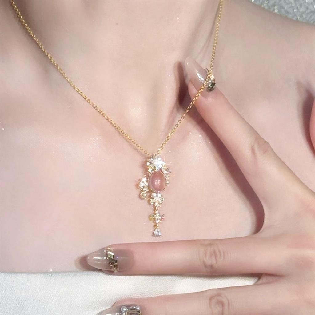 Vintage Royal Light-Luxury Pink Crystal-Inlaid Zircon Copper Electroplated Necklace Dreamy Flower High-End Drape-Style Pendant