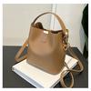 2025 New Small Bag Women's Trendy Versatile Retro Shoulder Messenger Bag Summer Fashion Portable Bucket Bag