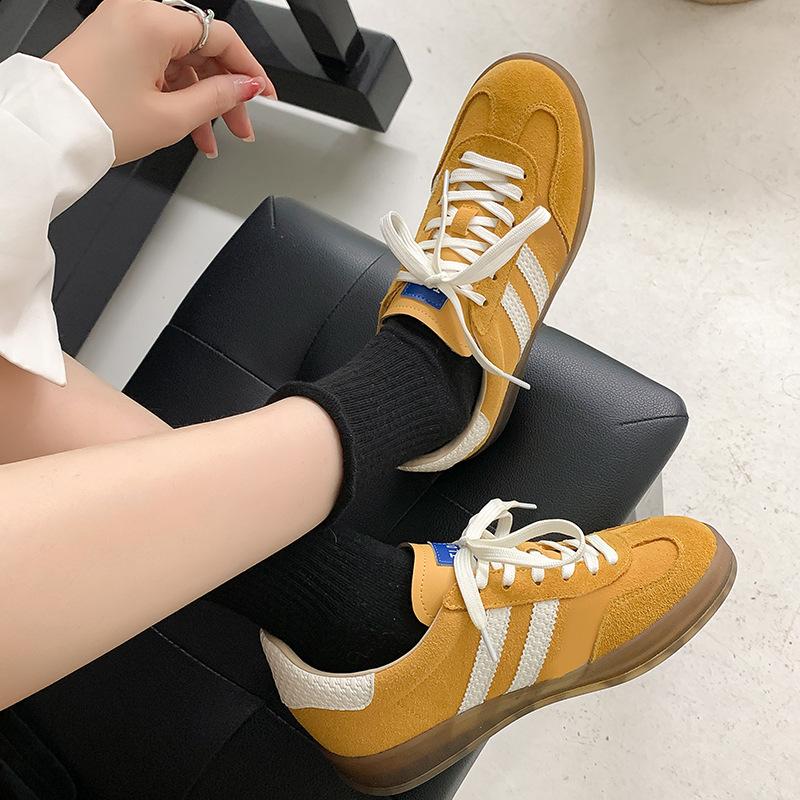 

Клубничный мишка весна и лето новая воловья кожа женская спортивная и повседневная женская внутренняя высота увеличивающая 40