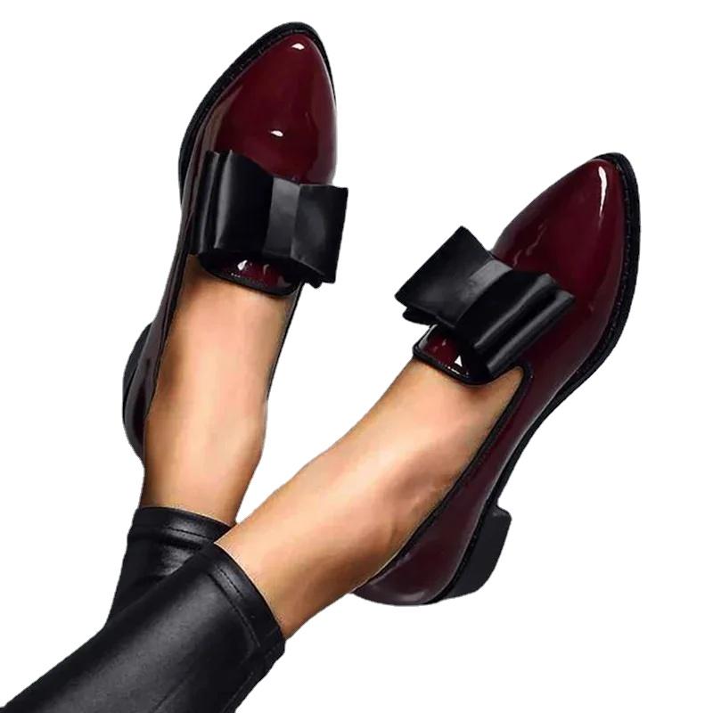 Nuove scarpe basse a punta con fiocco e decorazione da donna, in pelle verniciata, con bocca bassa, per pendolari, casual, quotidiane