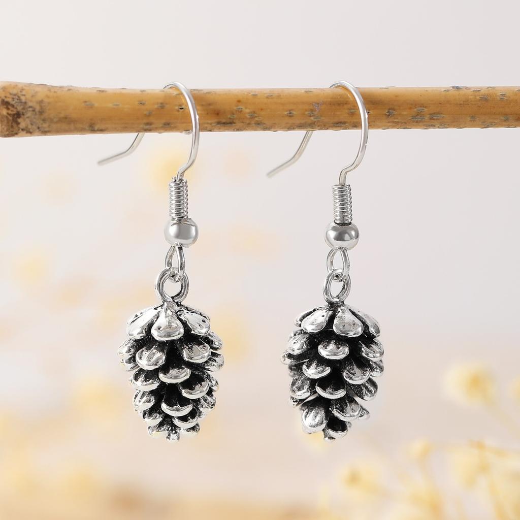 Pine Cone Shaped Drop Earrings Vintage Gold Tone Dangle Earrings for Women Nature Inspired Jewelry