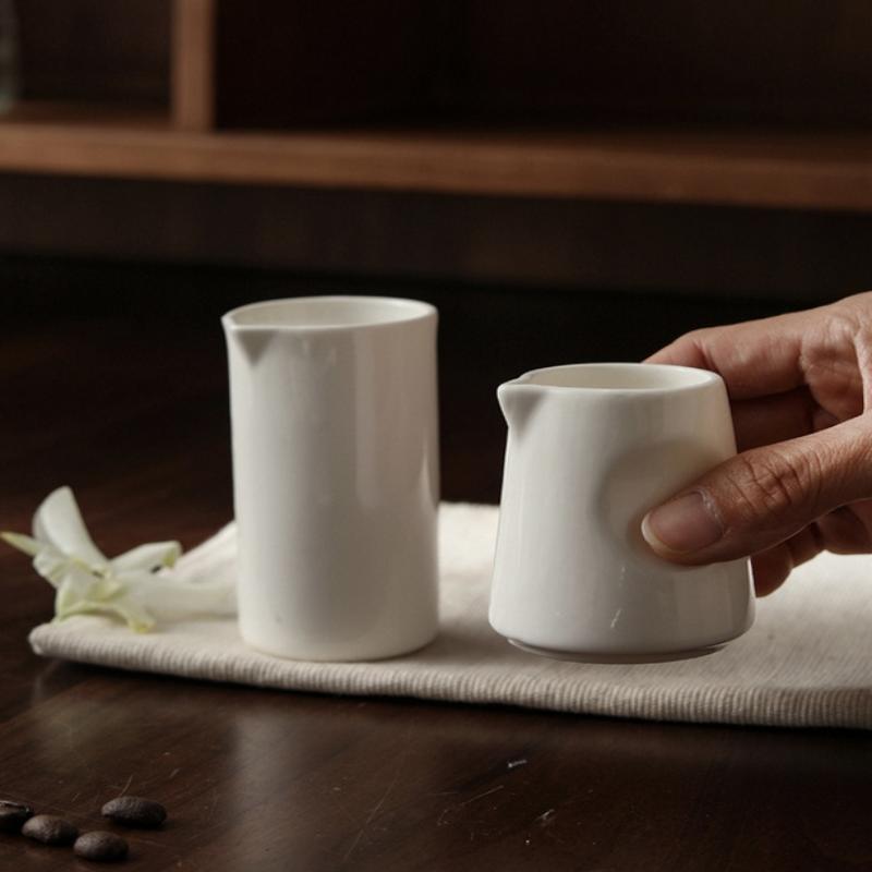 Needle Nosed Cups White Ceramic Milk Jar Coffee Milks Cup Milk Jug Saucepan Sauce Cup Coffeeware Milks Pot Seasoning Pots