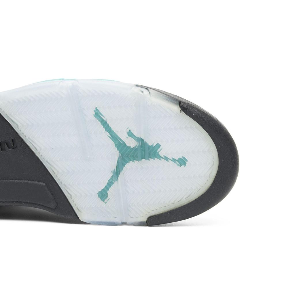 Air Jordan 5 Retro 'Black Grape' (Unisex) Black / New Emerald-Grape Ice Vintage Basketball Shoes 136027 007