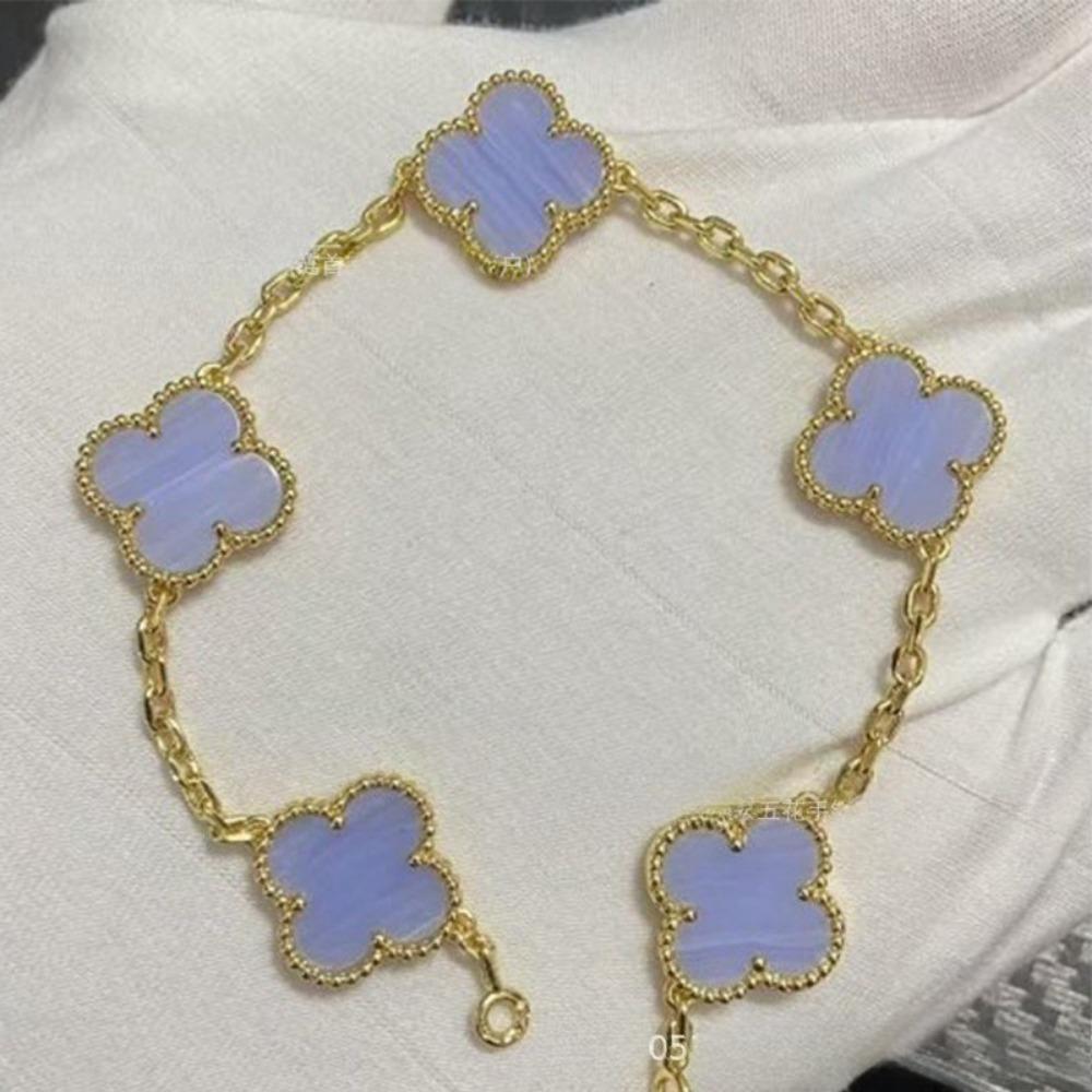 Hochwertiger roter Chalcedon Laser vierblättriges Kleeblatt fünfblütiges Armband 18K Roségold leichter Luxusschmuck Geschenk für Freundin