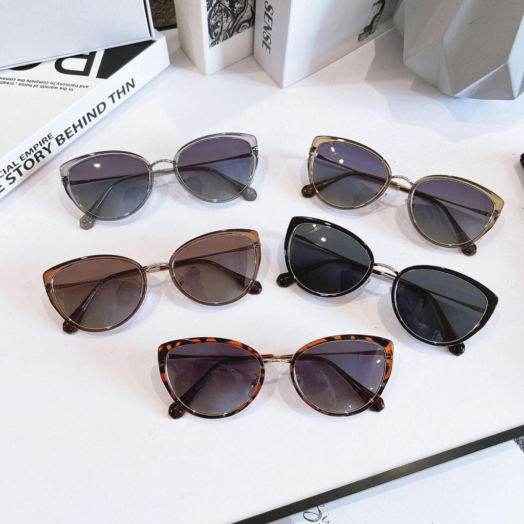 FEISEDY TAC Polarized Cat Eye UV400 Stylish Design for Mountain and a Smaller and Retro B1313 Women's Sunglasses, Protection, Driving, Fishing,