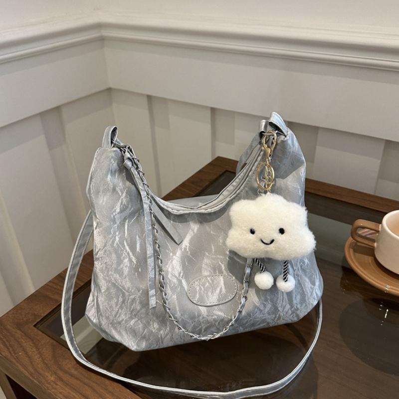Casual Soft Large Capacity Tote Bag with Wide Strap Decorative Chain for Work Daily Shoulder Purse Use Commute Crossbody Bag