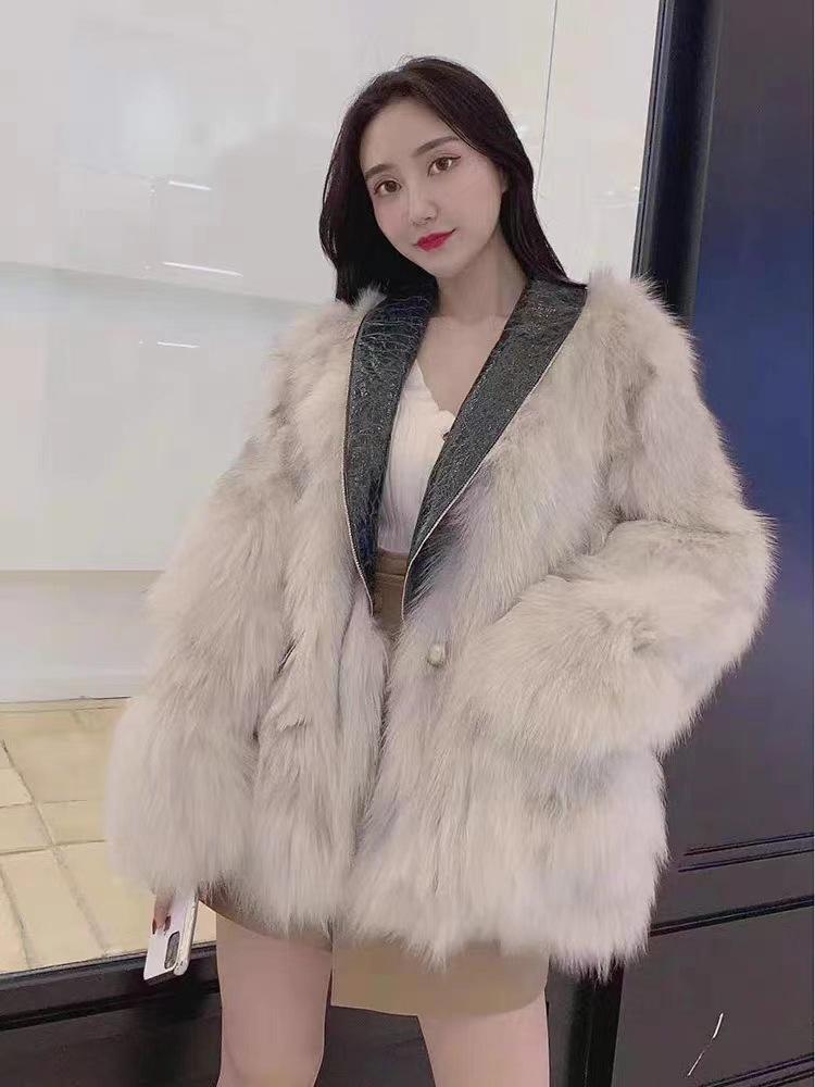 Imitation fur New winter model, imitation fox fur fur integrated coat women's medium and long plush coat suit collar